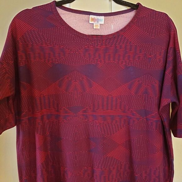 LuLaRoe Simply Comfortable Hi Low Patterned Top - Picture 2 of 7